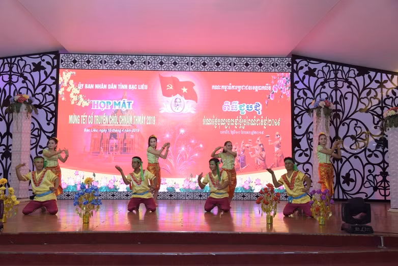 Tiết mục văn nghệ chào mừng Tết cổ truyền Chôl Chnăm Thmây