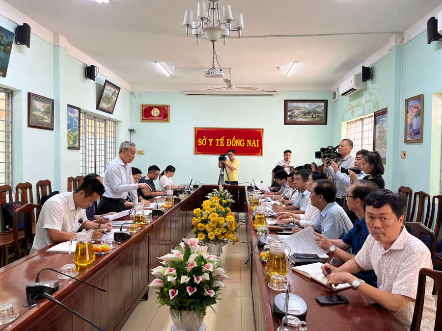 Toàn cảnh buổi làm việc của Cục An toàn Thực phẩm (Bộ Y tế) với Sở Y tế Đồng Nai. Toàn cảnh buổi làm việc của Cục An toàn Thực phẩm (Bộ Y tế) với Sở Y tế Đồng Nai.