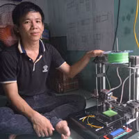 Ba chàng sinh viên chế tạo máy in 3D