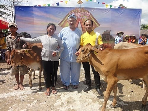 Loạt ảnh Minh Béo được bà con nông dân yêu thích hình ảnh 8 loat anh minh beo duoc ba con nong dan yeu thich hinh anh 8