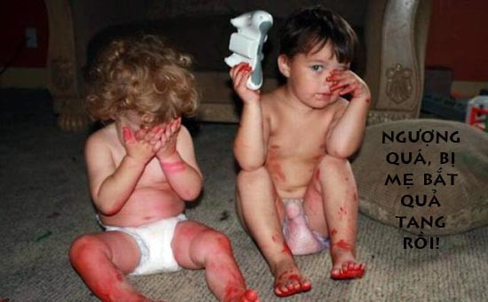 Cười té ghế với những tai nạn son phấn do bé yêu gây ra ảnh 6 cuoi te ghe voi nhung tai nan son phan do be yeu gay ra - 6