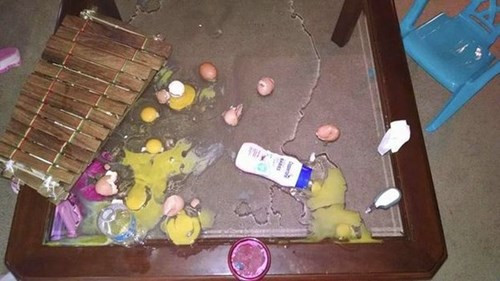 Cười té ghế với những tai nạn son phấn do bé yêu gây ra ảnh 11 cuoi te ghe voi nhung tai nan son phan do be yeu gay ra - 11