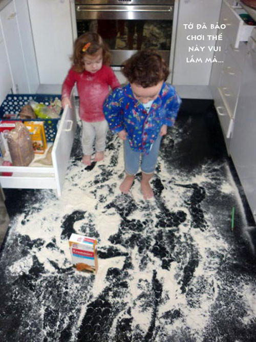 Cười té ghế với những tai nạn son phấn do bé yêu gây ra ảnh 10 cuoi te ghe voi nhung tai nan son phan do be yeu gay ra - 10