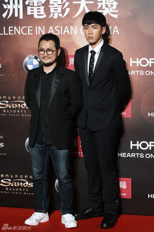 Sao Hoa ngữ mặc hở hang lấn lướt Thư Kỳ, Cao Viên Viên trên thảm đỏ ảnh 13