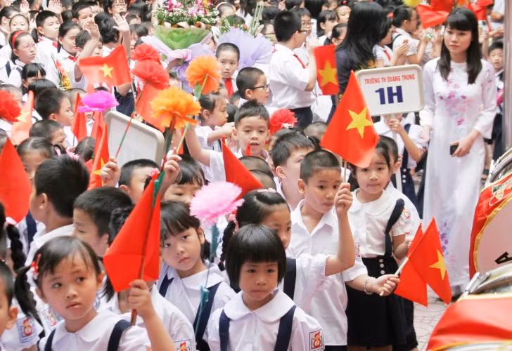 Học sinh Trường TH Quang Trung đón năm học mới 2019 - 2020. Ảnh minh họa