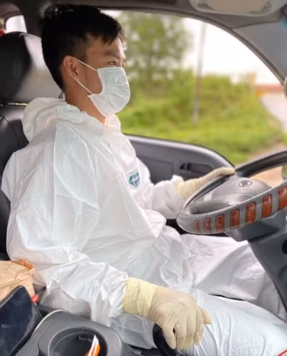 Duy Thanh luôn tuân thủ các biện pháp phòng, chống dịch Covid-19.