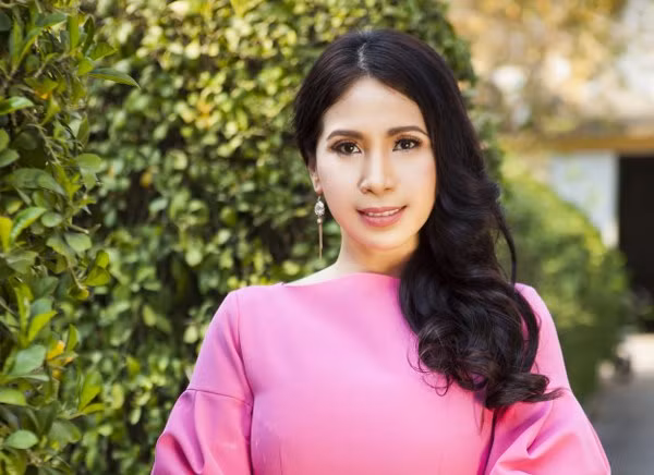 Diễn viên Lý Hương: 