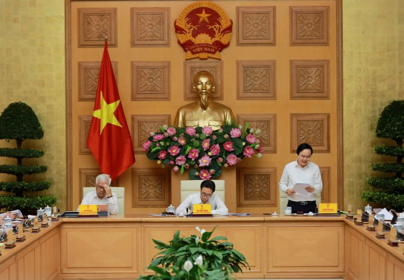 Bộ trưởng Bộ GD&ĐT Phùng Xuân Nhạ: Giáo dục đạo đức, lối sống cho thế hệ trẻ là nhiệm vụ đặc biệt quan trọng, mang tính chiến lược và ở chừng mực nào đó có ý nghĩa sống còn đối với sự nghiệp xây dựng và bảo vệ Tổ quốc. Bộ trưởng Bộ GD&ĐT Phùng Xuân Nhạ: Giáo dục đạo đức, lối sống cho thế hệ trẻ là nhiệm vụ đặc biệt quan trọng, mang tính chiến lược và ở chừng mực nào đó có ý nghĩa sống còn đối với sự nghiệp xây dựng và bảo vệ Tổ quốc.