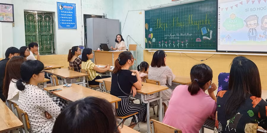 Vai trò của Ban đại diện cha mẹ học sinh trong việc phối hợp với nhà trường để giáo dục học sinh rất quan trọng.