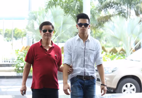 Trọng Hiếu và bố.