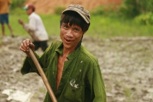 "Người rừng" Hồ Văn Lang: Thích những người con gái "ngực bằng"!