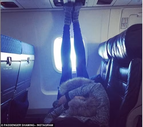 "Đi tiểu vào túi trên máy bay, chuyện khó tin nhưng là sự thật 100%" ảnh 7