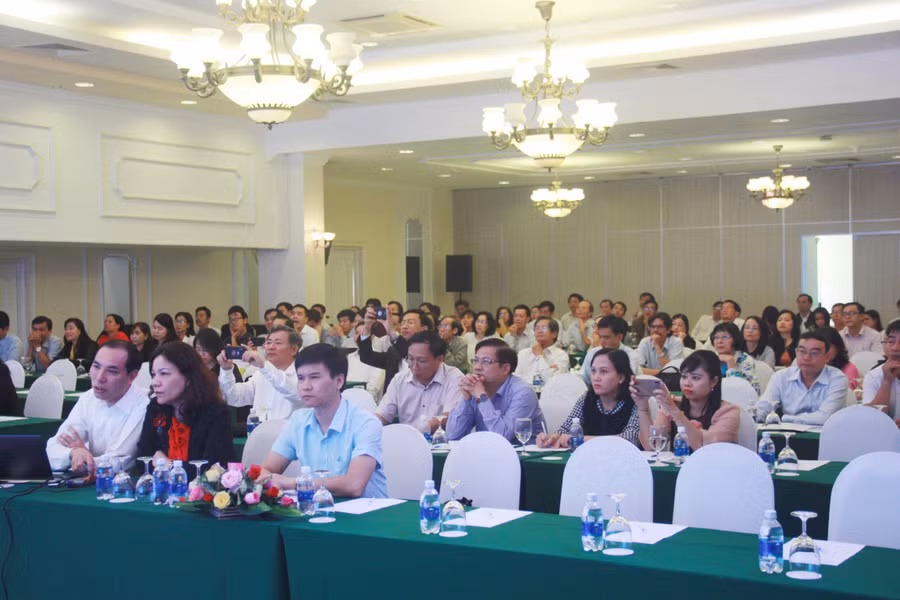 Các nhà giáo, CBQL đến từ 21 tỉnh thành, trường ĐH, CĐ sư phạm góp ý cho dự thảo Luật Giáo dục (sửa đổi)