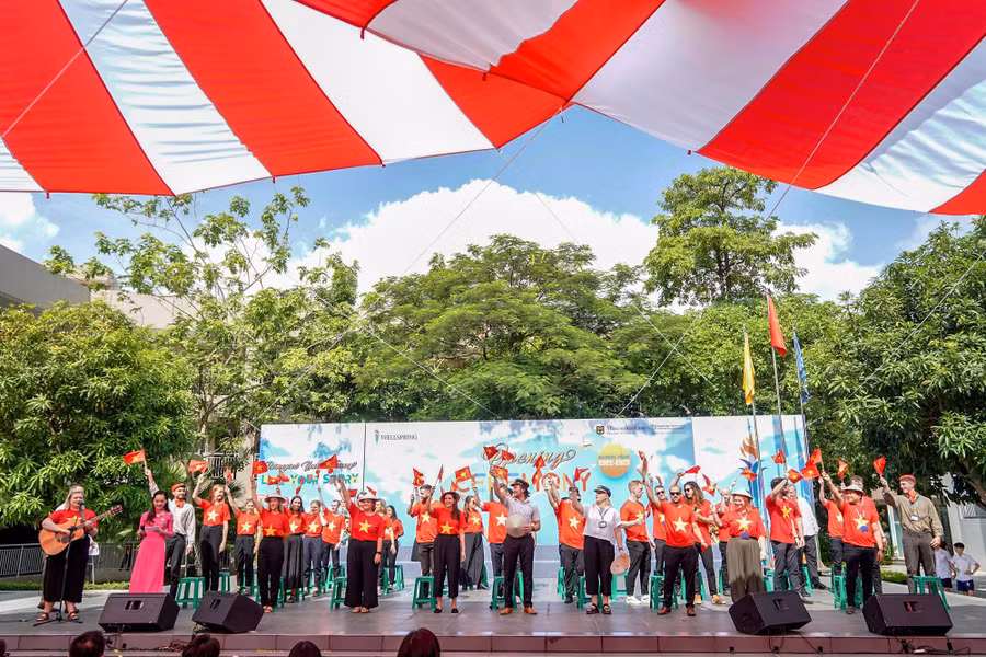 Những tiết mục ấn tượng của thầy và trò trường Wellspring đánh dấu một năm học mới đầy hứng khởi.