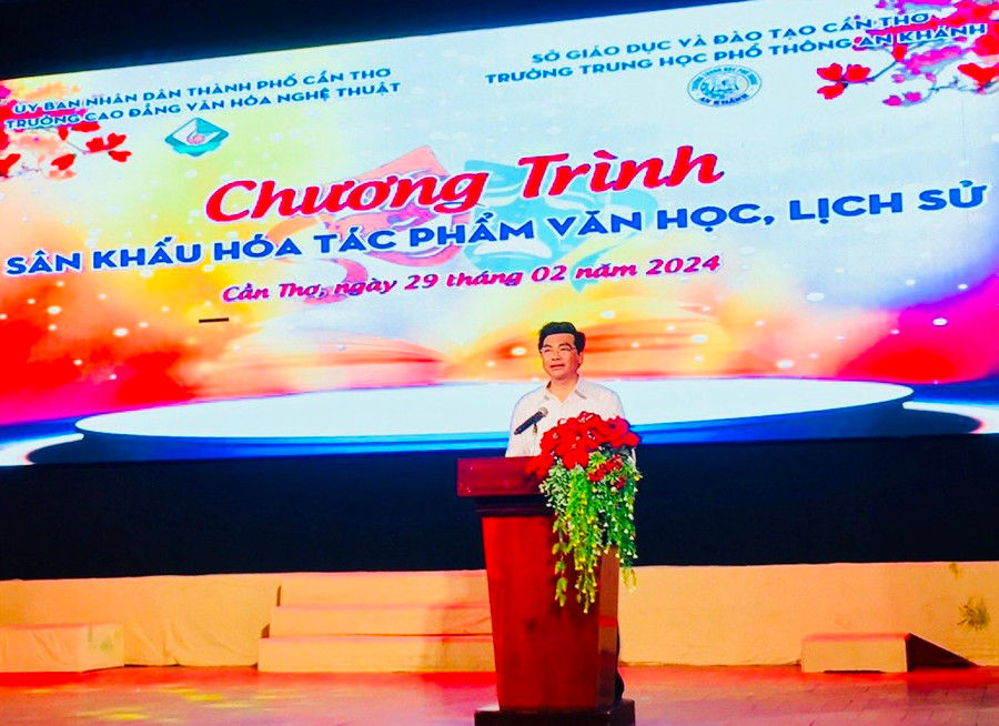 Ông Trần Thanh Bình - Giám đốc Sở GD&amp;ĐT TP Cần Thơ phát biểu tại chương trình.