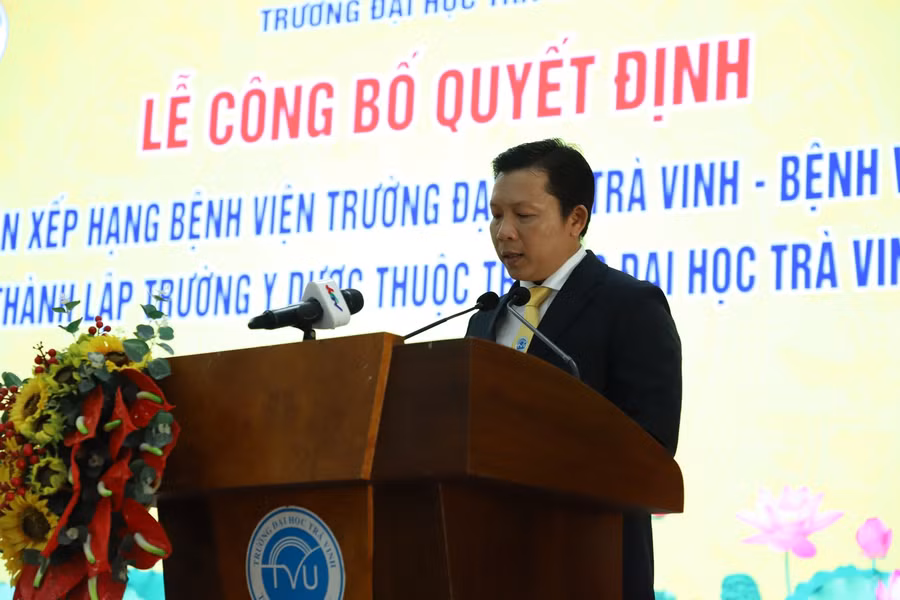 PGS.TS Nguyễn Minh Hòa - Hiệu trưởng Trường ĐH Trà Vinh phát biểu tại buổi lễ.