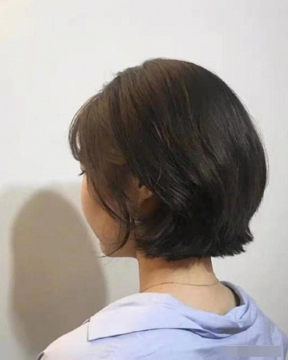 mat-tron-de-toc-nao-1-ngoisao.vn-w640-h705.jpg 5 mặt tròn nên để tóc nào, kiểu tóc hợp với khuôn mặt tròn, tóc ngắn, mặt tròn to để tóc nào