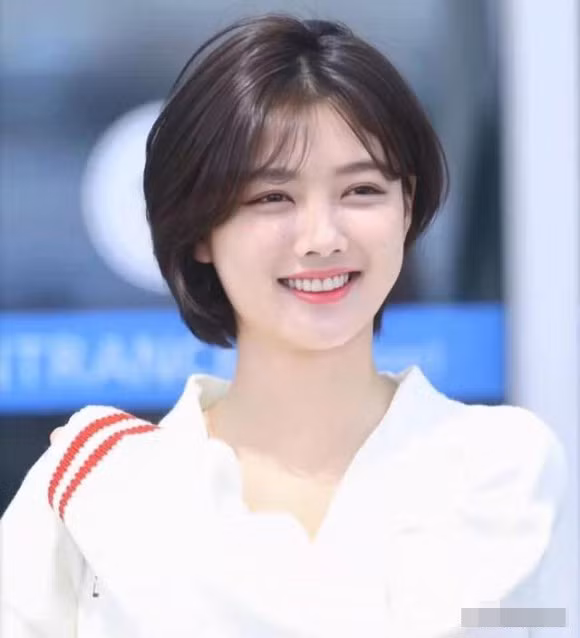 mặt tròn nên để tóc nào, kiểu tóc hợp với khuôn mặt tròn, tóc ngắn, mặt tròn to để tóc nào