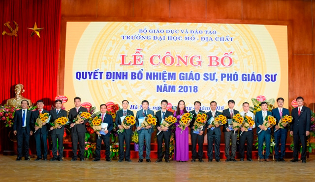 Trường ĐH Mỏ - Địa chất công bố quyết định bổ nhiệm chức danh giáo sư, phó giáo sư năm 2018