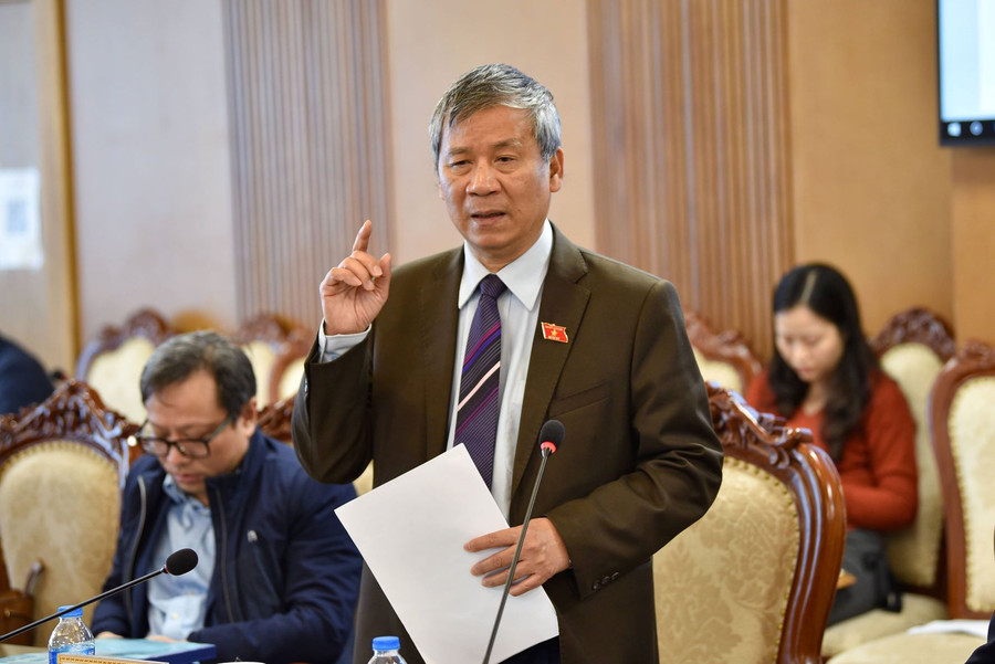 Đại biểu Quốc hội Nguyễn Anh Trí phát biểu tại buổi làm việc. Đại biểu Quốc hội Nguyễn Anh Trí phát biểu tại buổi làm việc.