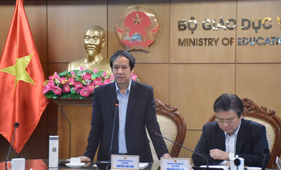 Bộ trưởng Nguyễn Kim Sơn phát biểu tại buổi làm việc.