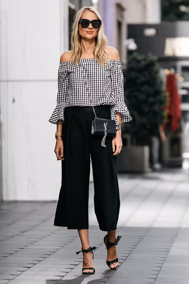 Cách phối đồ kẻ caro được các cô gái yêu thích ảnh 3