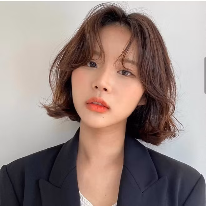 Diện 5 kiểu tóc đẹp "bá cháy" này đi ăn cưới, đảm bảo chiếm spotlight cô dâu vì xinh đẹp quá đỗi ảnh 9