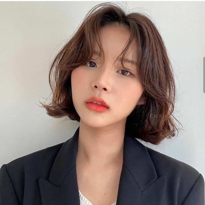 Diện 5 kiểu tóc đẹp "bá cháy" này đi ăn cưới, đảm bảo chiếm spotlight cô dâu vì xinh đẹp quá đỗi ảnh 9