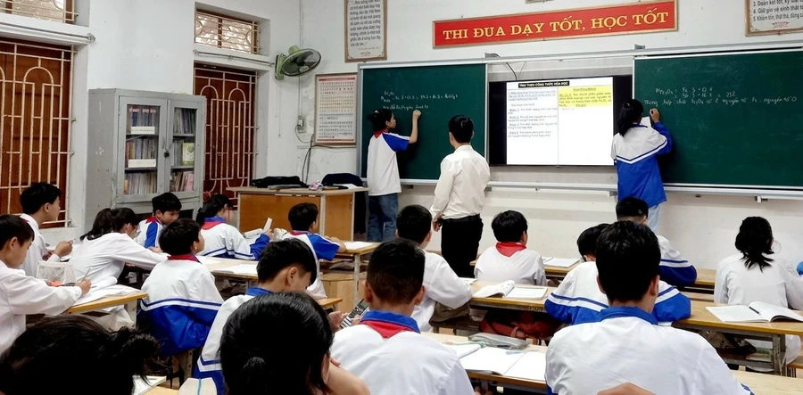 Chuyên đề Khoa học tự nhiên 8 (phân môn Hóa học) do thầy Vũ Mạnh Đức - Trường THCS Thụy Liên thực hiện. Ảnh: NTCC