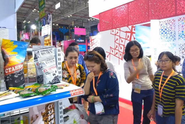 Nhiều khách hàng Việt Nam quan tâm tới hàng Nga