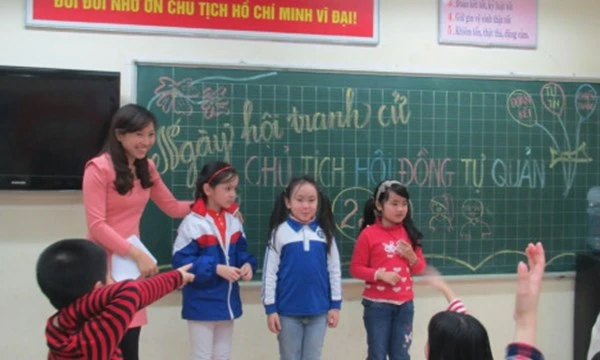Để có một Hội đồng tự quản đúng nghĩa