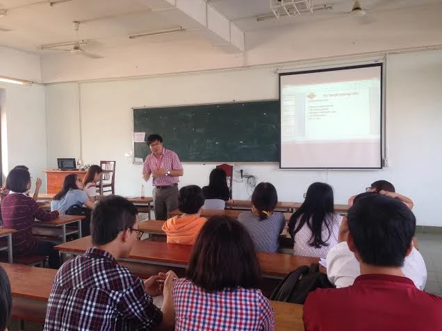 Lớp học mô phỏng sinh viên Báo chí