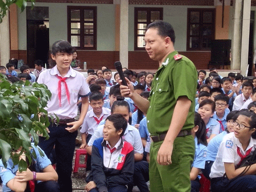 Công an tuyên truyền nội dung về phòng chãy, chữa cháy trong trường học