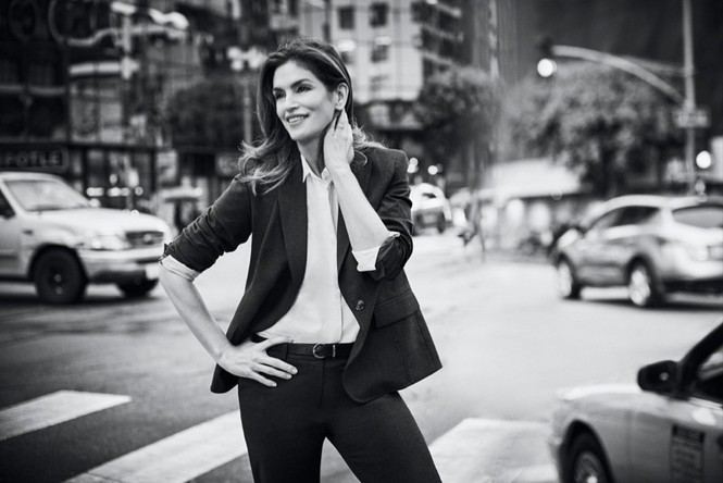 Ngưỡng mộ nhan sắc trẻ đẹp của siêu mẫu huyền thoại Cindy Crawford ở tuổi U60 - ảnh 4