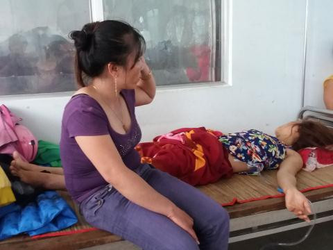 Bị chia tay, siết cổ và đâm người tình thủng phổi