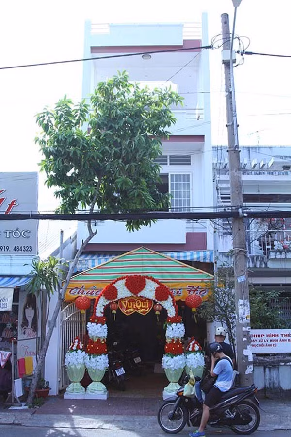 Sao Việt báo hiếu với cha mẹ