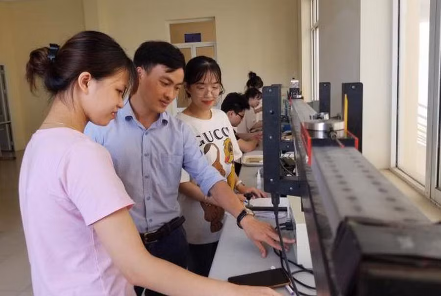 Sinh viên Trường ĐH Thủ đô Hà Nội được đào tạo về giáo dục STEM. Ảnh: Ngọc Hinh.