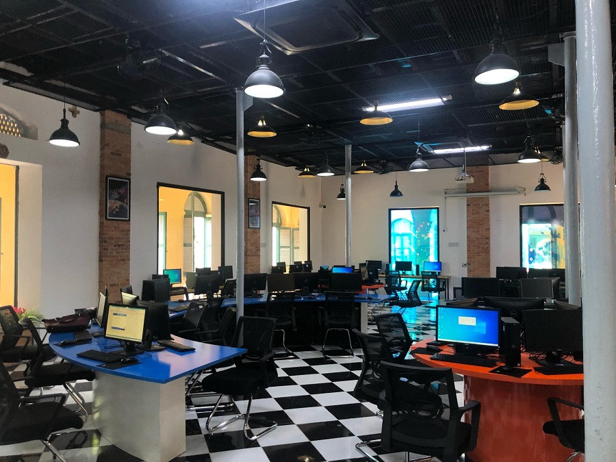 Phòng tra cứu tài liệu, học tập trực tuyến...