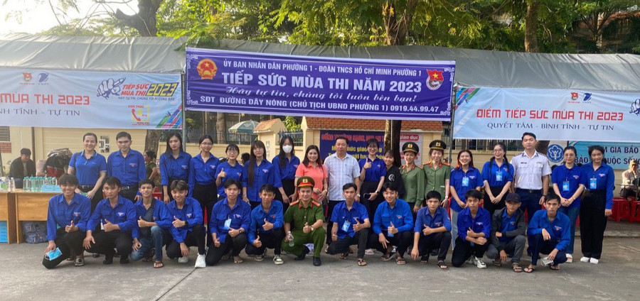 Đội hình Tiếp sức mùa thi có mặt tại 17 điểm thi để hỗ trợ thí sinh. Đội hình Tiếp sức mùa thi có mặt tại 17 điểm thi để hỗ trợ thí sinh.