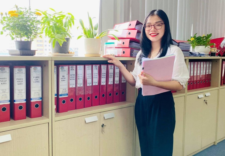 Chị Kiều Thị Hà - cựu sinh viên Trường Cao đẳng nghề Bách khoa Hà Nội, đang làm việc tại công ty Metis Energy, lĩnh vực năng lượng tái tạo. Ảnh: NVCC