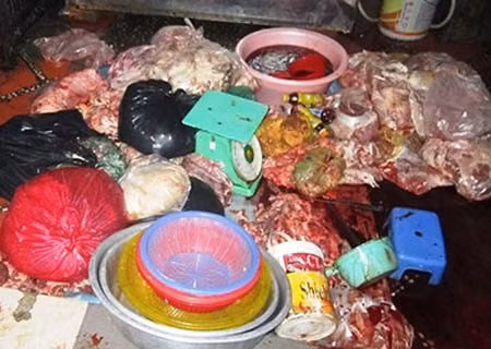 Những vụ phát hiện thực phẩm bẩn khiến người dùng sợ hãi