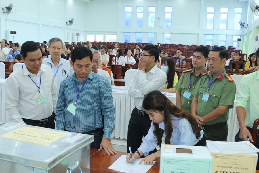 Công tác tổ chức thi được thực hiện nghiêm túc.