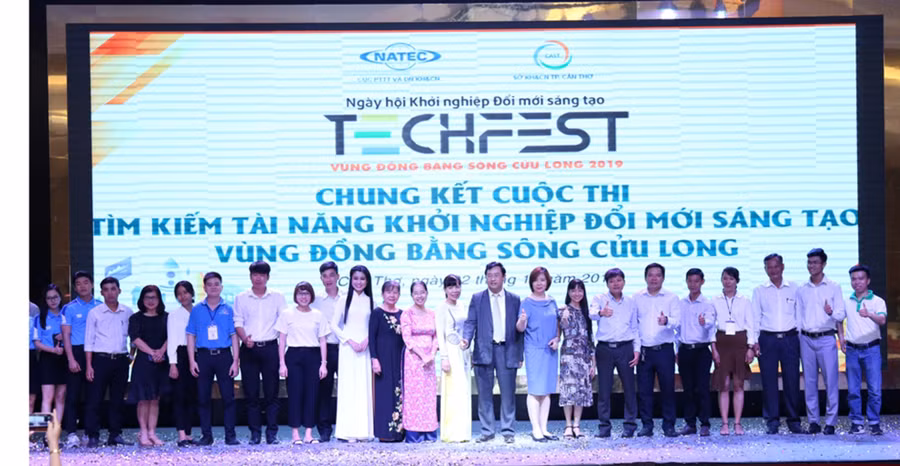 Các tác giả có dự án đoạt giải Cuộc thi “Tìm kiếm tài năng khởi nghiệp đổi mới sáng tạo vùng ĐBSCL”