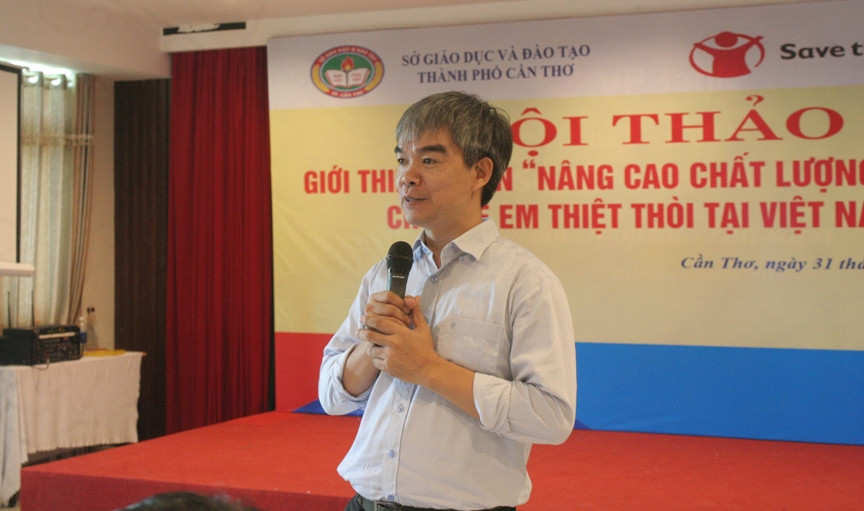 Đại diện tổ chức Cứu trợ trẻ em quốc tế chia sẻ về dự án tại hội thảo