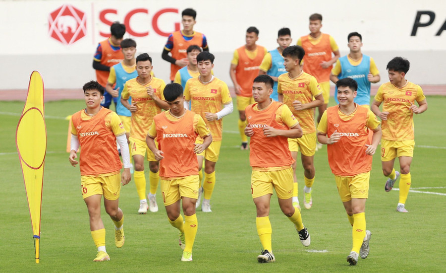 U22 Việt Nam tập luyện chuẩn bị cho SEA Games 32. U22 Việt Nam tập luyện chuẩn bị cho SEA Games 32.