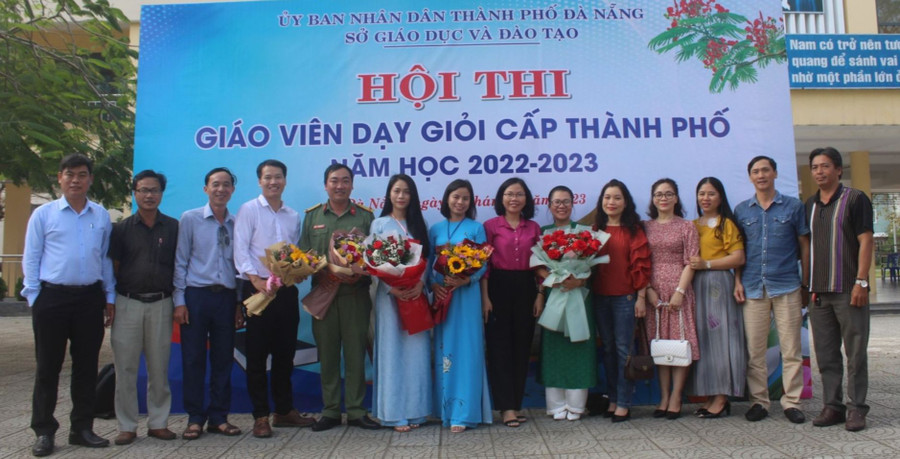 Giáo viên Trường THCS – THPT Nguyễn Khuyến đạt giải trong kỳ thi giáo viên giỏi cấp thành phố.