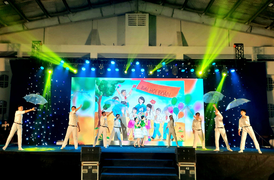 Một số tiết mục dự thi trong đêm khai mạc.