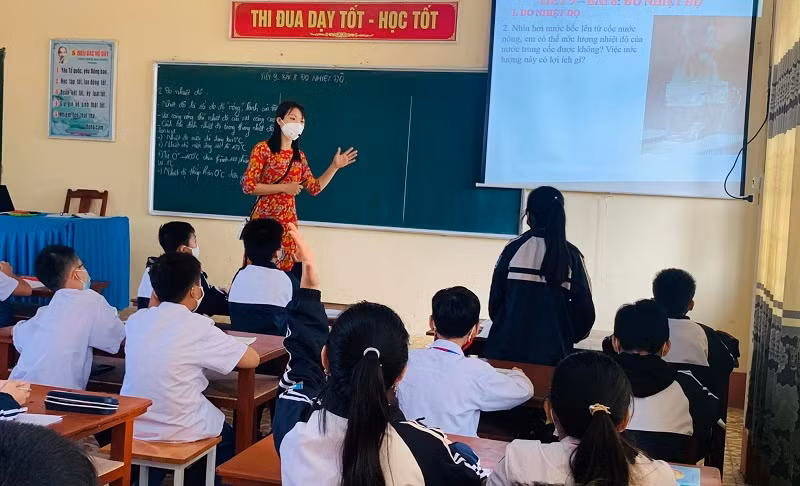 Dù trải qua hơn nửa học kỳ triển khai CT, SGK mới ở lớp 6 nhưng các trường THCS đã rút ra nhiều kinh nghiệm khi triển khai lớp 7 theo CT GDPT mới. Ảnh: Đức Trí