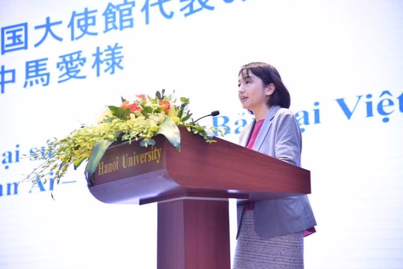 Bà Ai Chumam - Bí thư thứ 2 Đại sứ quán Nhật Bản tại Việt Nam - phát biểu tại hội thảo Bà Ai Chumam - Bí thư thứ 2 Đại sứ quán Nhật Bản tại Việt Nam - phát biểu tại hội thảo