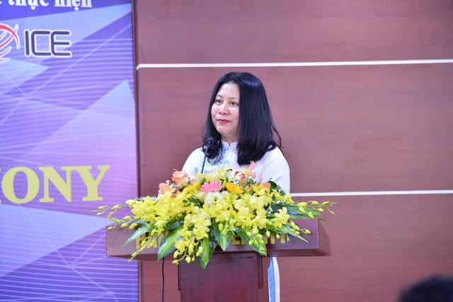 Bà Nguyễn Thị Cúc Phương – Phó hiệu trưởng Trường ĐH Hà Nội